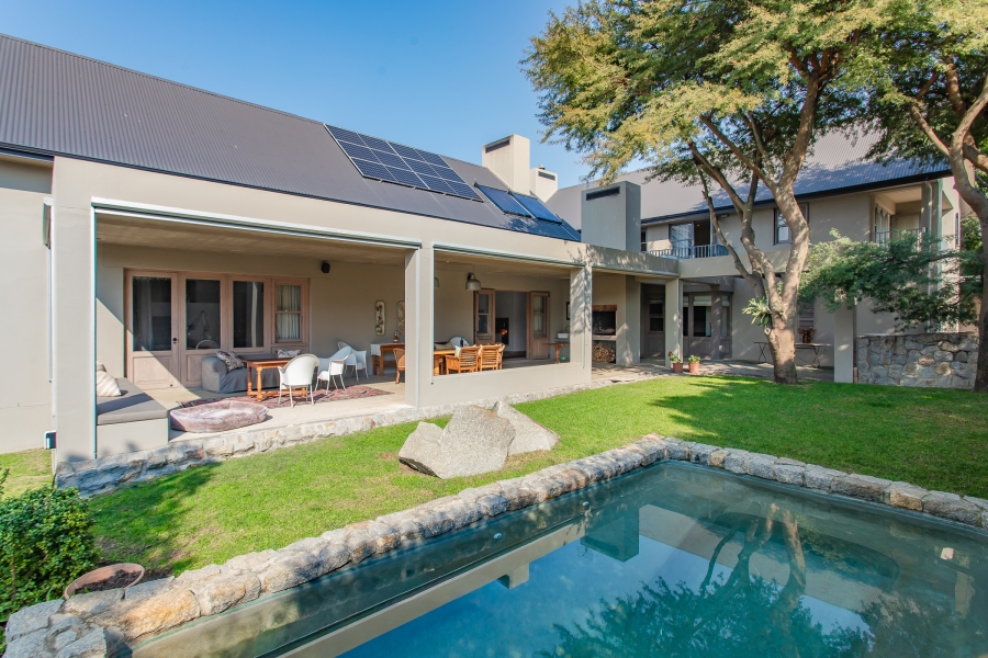 4 Bedroom Property for Sale in Lemoenkloof Western Cape